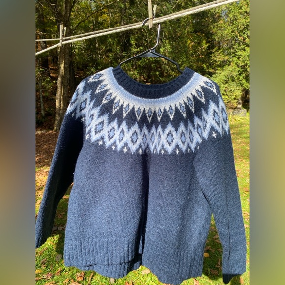 Old Navy Dark Blue and White Sweater - Picture 3 of 3